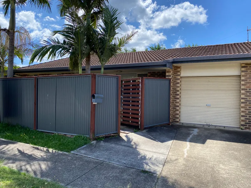 UNDER APPLICATION - Pet Friendly Duplex in Popular Palm Beach