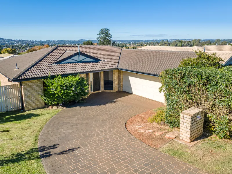 Four Bedroom Ensuite Family Home In Quiet Cul-De-Sac