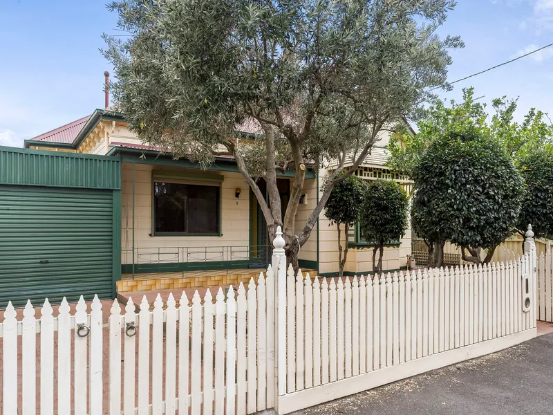 PERIOD GEM ON 683 SQUARE METRES