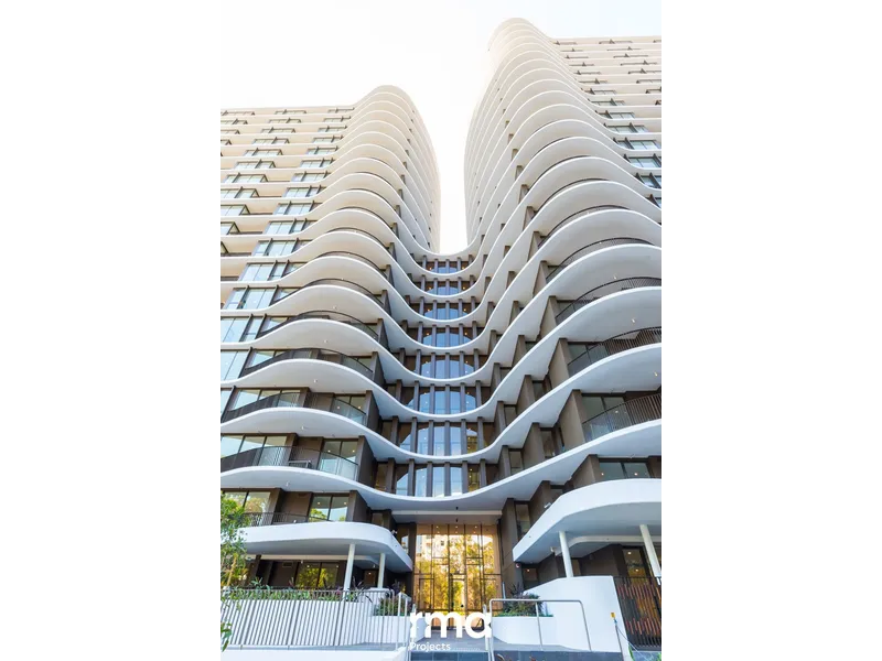 Brand New 2 Bed Plus Study Apt with Sweeping Views to the City Skyline