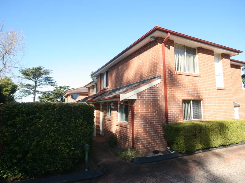 Modern Townhouse in Family friendly Complex