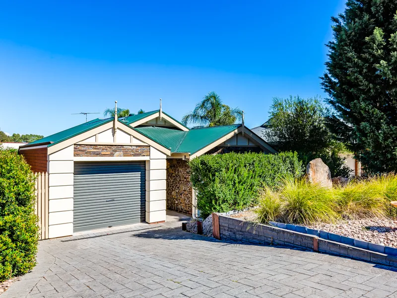 Great Courtyard Home with Hills Views