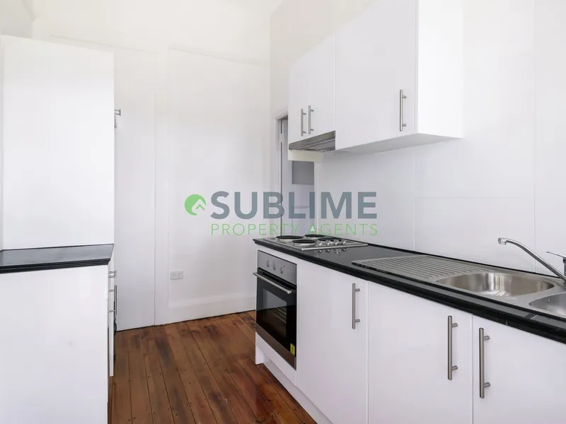 Bargain Rental! Cosy 1 Bed Flat with Separate Yard