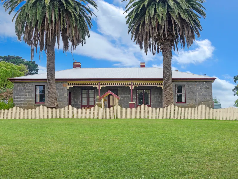 126 Princes Highway, Bolwarra AVAILABE FROM 7th MARCH 2022