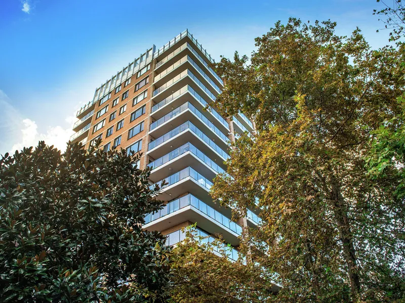 Spacious Unfurnished One Bedroom Apartment with Huge Terrace