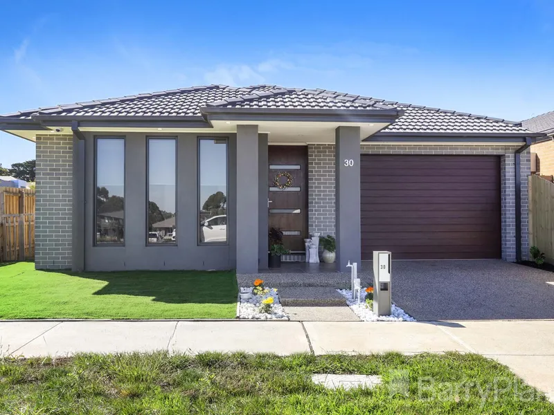 Single Level With Style & Space.