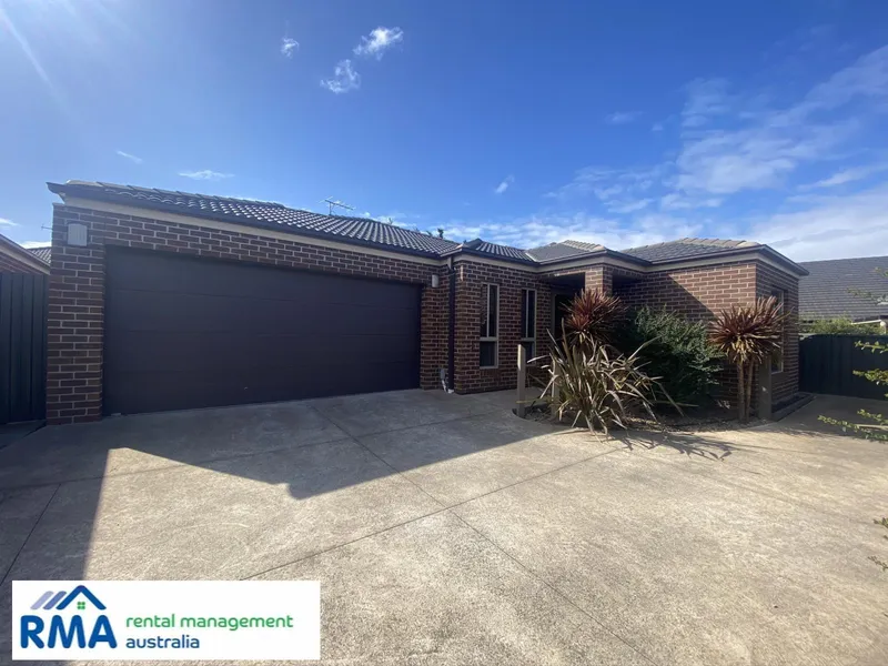 Newly Built Pergola and Landscaped Yard!