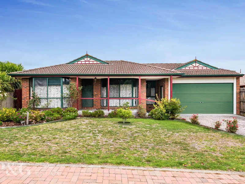 Spacious Family Home Ideal for Large or Multi-generational Families! 