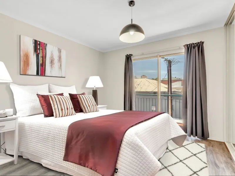 Rare Elegance, Sophistication, and Style in this most beautifully appointed Studio apartment with Melbourne street lifestyle.
