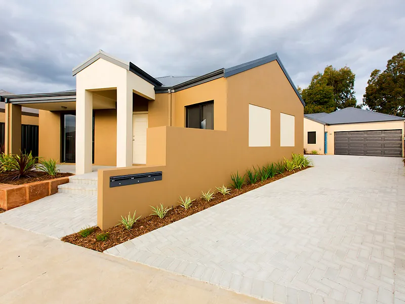Lake Living at its Best !!! Home Open this Sun 31 Jan from 1:30pm - 2:00pm