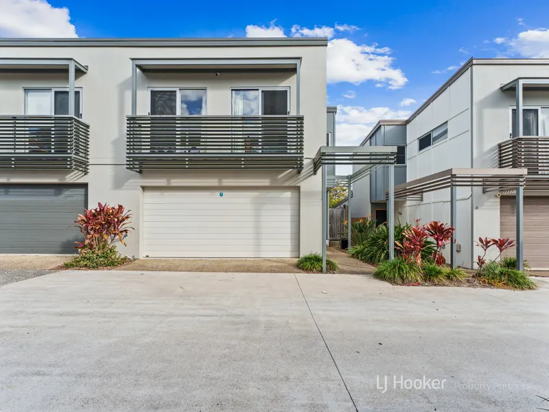 Upscale Townhouse Living in Calamvale - Your Ideal Family Retreat Awaits