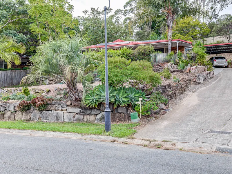 DUAL LIVING 3 BEDROOM BACK HOUSE ONLY