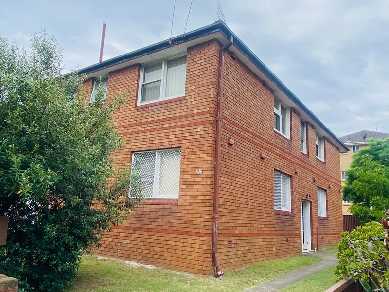 Ground floor 2 bedroom with parking