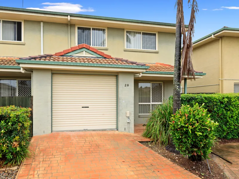 Spacious Townhouse in Secure Complex