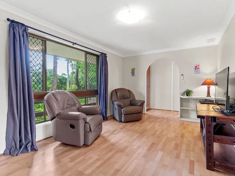 Peaceful Duplex - Leafy Outlook            