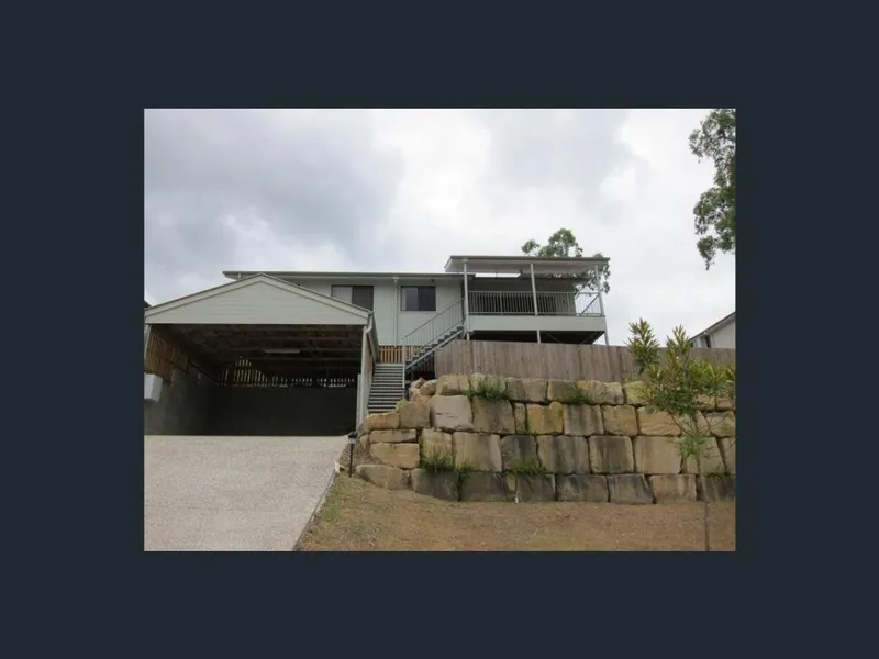 MODERN, GREAT VIEWS AND SEPARATE LIVING