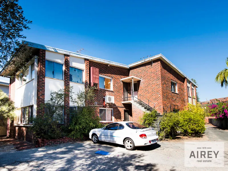 Large and spacious unit close to UWA