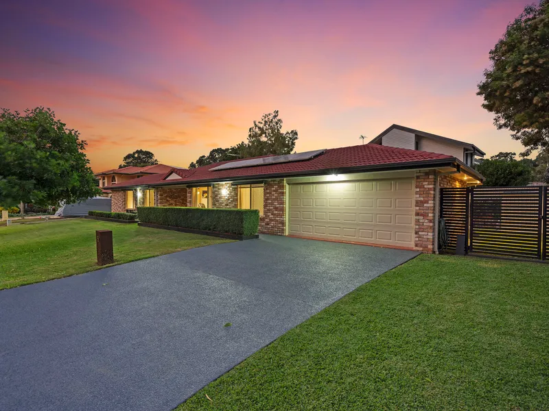 LOW SET AND LOW MAINTENANCE HOME IN PRESTIGIOUS ORMISTON, JUST METRES FROM THE BAY!