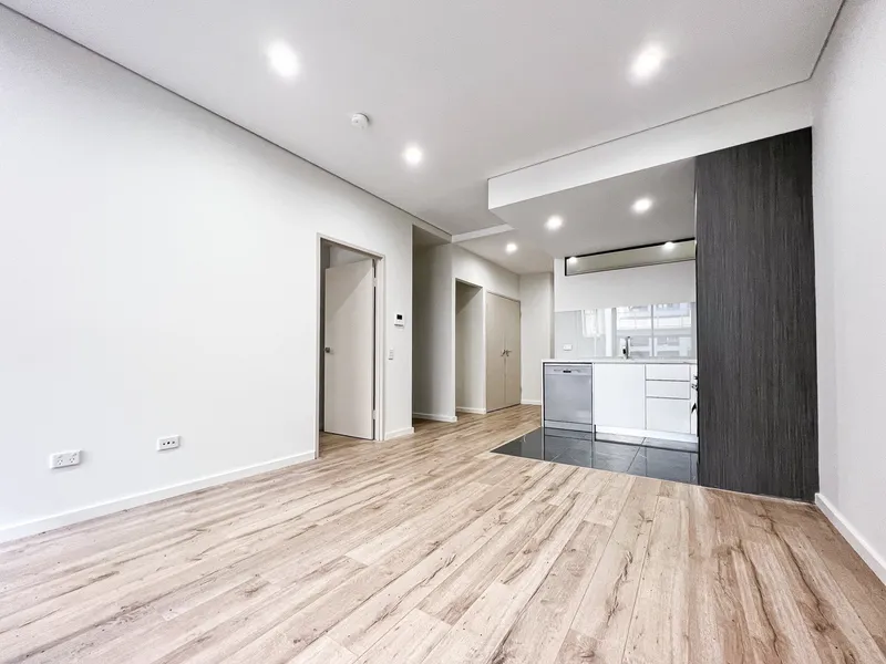 Brand new 1 bedroom + Car Park available for rent