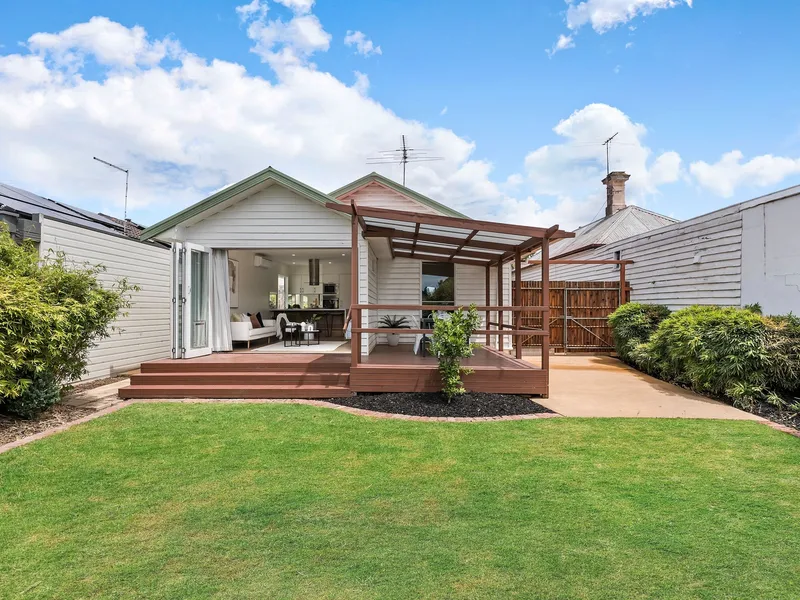 Enjoy A Walk-To-Everything Family Lifestyle!