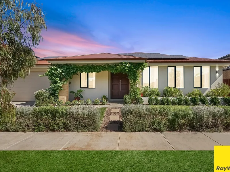 Immaculate Stylish Home at the unbeatable location!