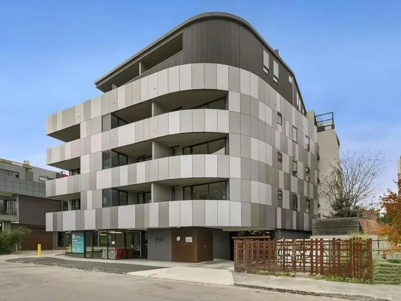 2 Bedroom Apartment in Perfect Location!