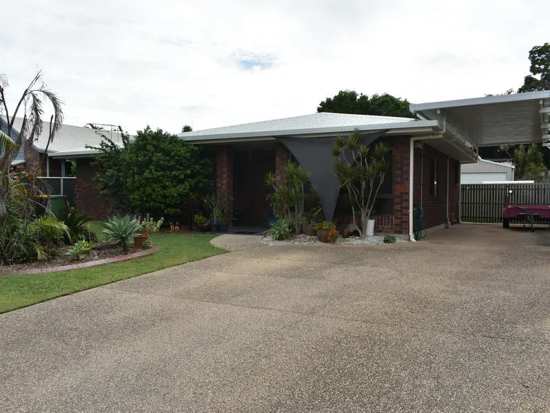 AFFORDABLE HOME with SHED, CLOSE TO BEACH! 