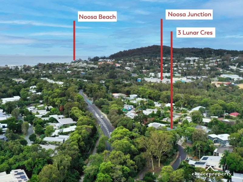 FULLY FURNISHED home with pool and sauna in the heart of the Noosa