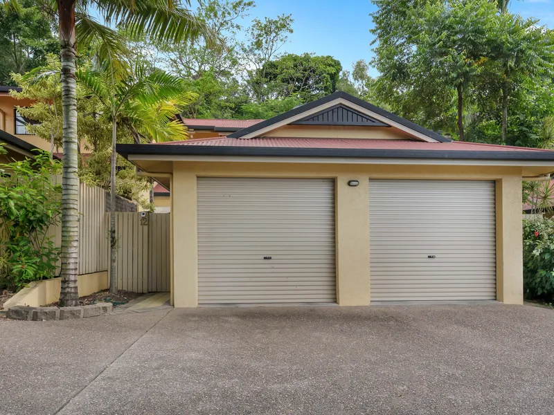 Private and Spacious Townhouse Just 10 Mins. to City - Pet Friendly