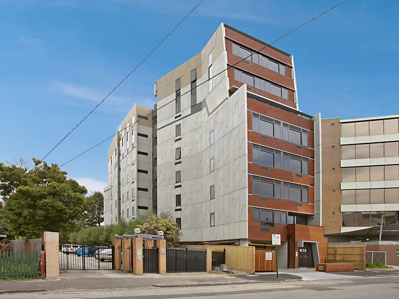 Invest in Unilodge Student Accommodation in Windsor-Currently leased out for $919PCM