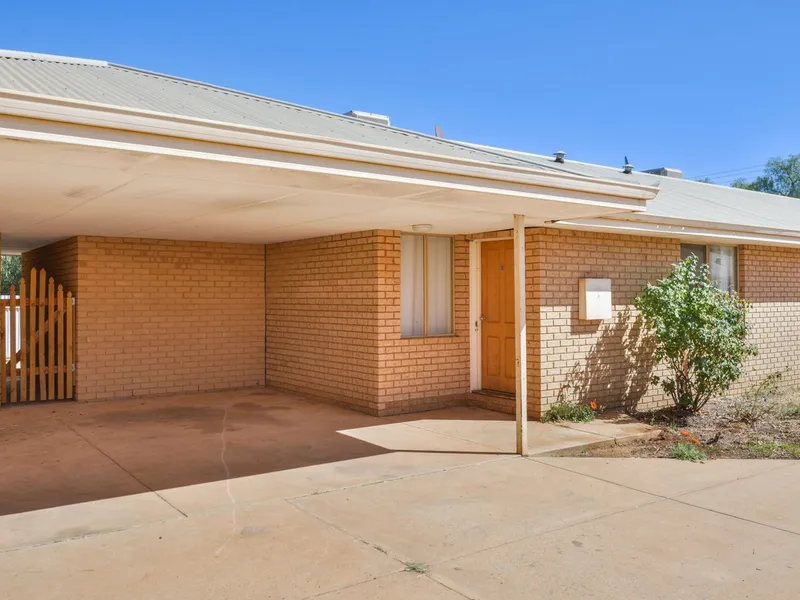 FULLY FURNISHED UNIT!