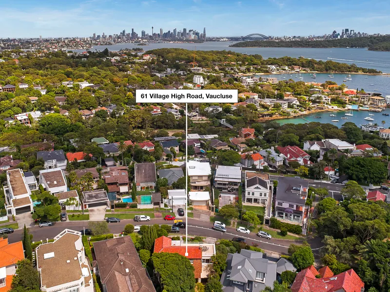 Grand Family Home With Sydney Harbour Bridge, Opera House and City Skyline Views