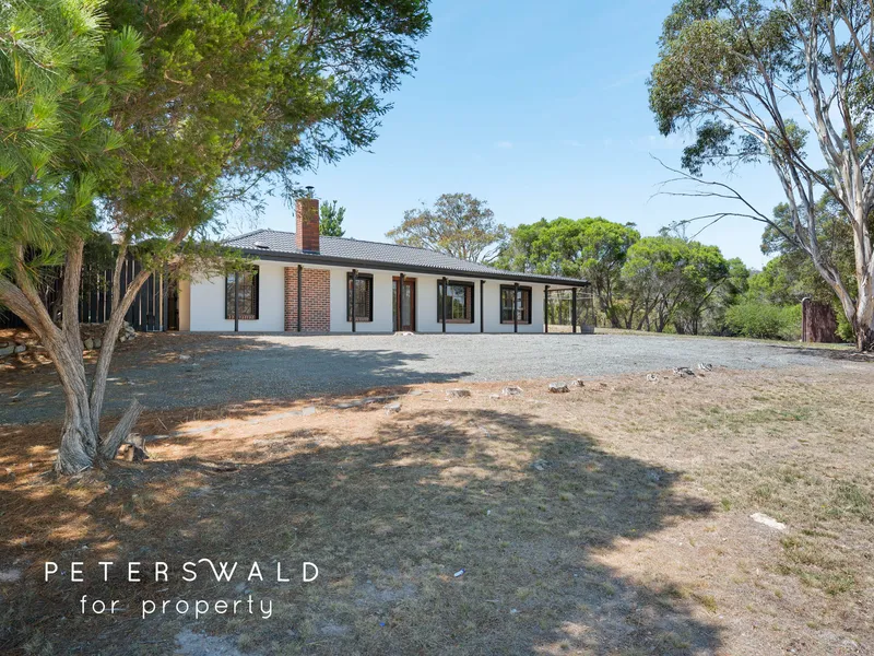 Expansive Sandford retreat