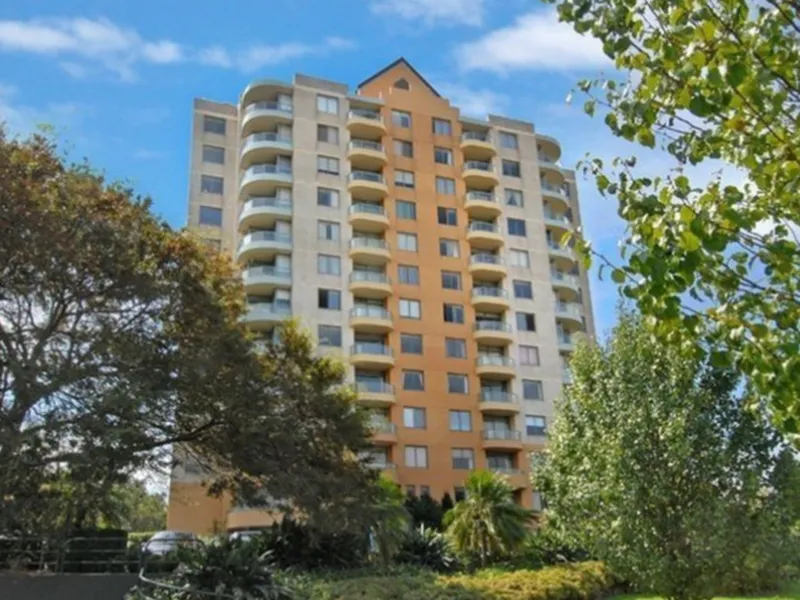 Spacious living room | Large size bedrooms | Air conditioning