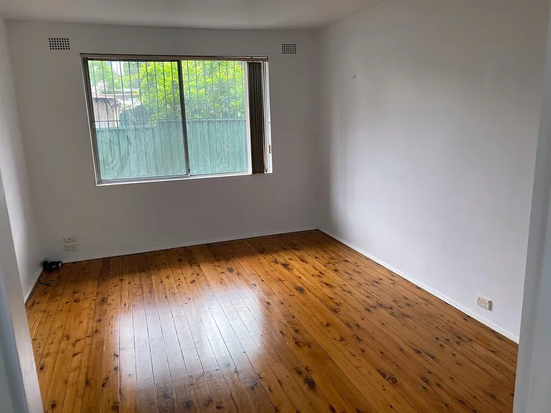 Great Location Apartment in Marricville