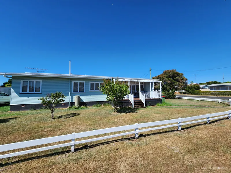 Neat 3 bedroom on corner block!