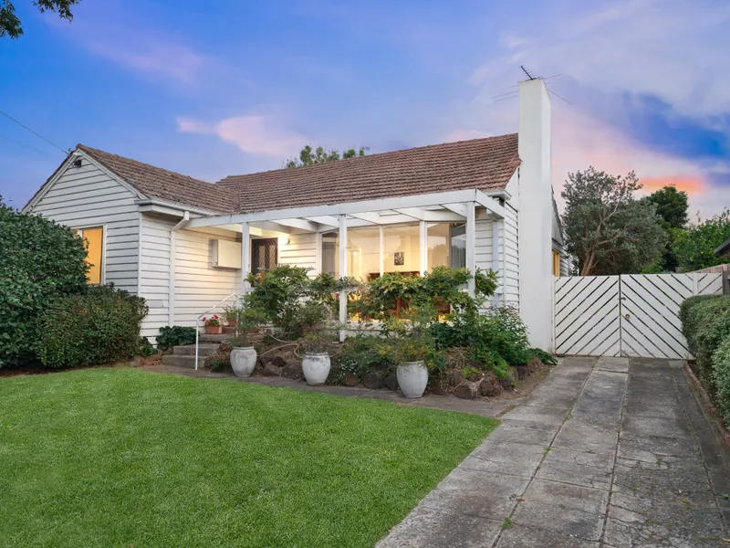 Bursting with Charm and Potential in the FHSZ