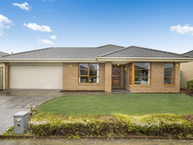 PRIME LOCATION IN LAKESIDE, WHAT MOORE COULD YOU WANT?