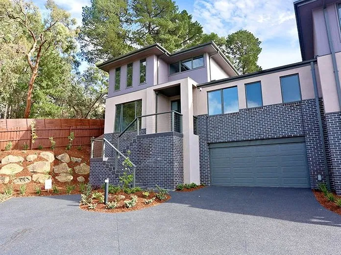 Ideally set modern townhouse