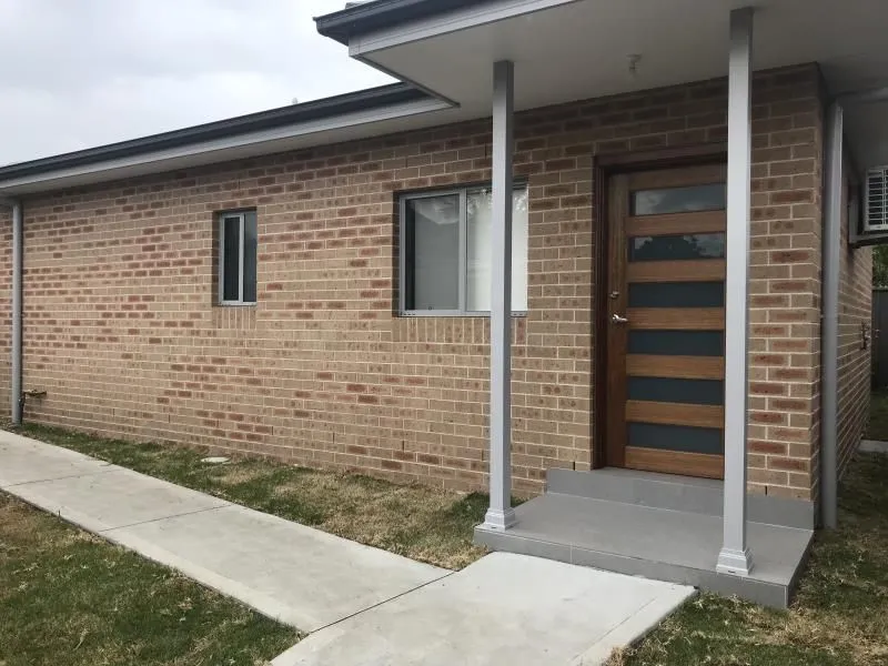 NEAR NEW GRANNY FLAT