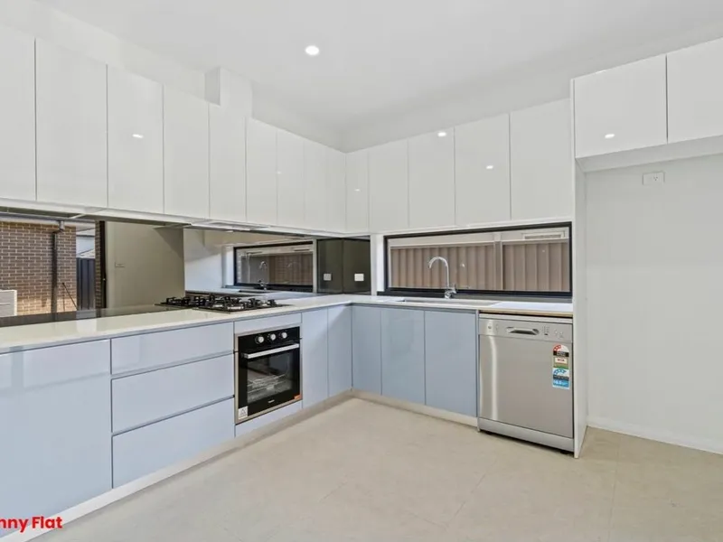 Spacious 2 Bedroom Granny !