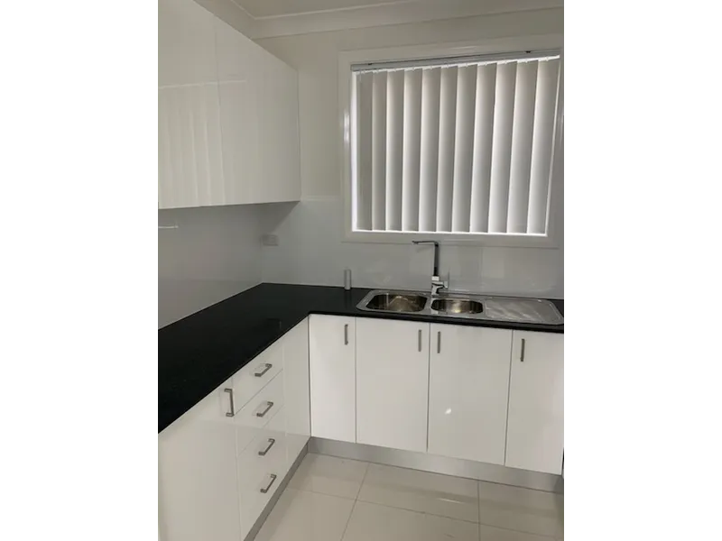 NEAR NEW GRANNY FLAT WITH UTILITIES INCLUDED!!