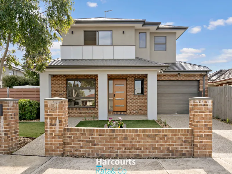 Claim Your City View Sanctuary in a Thomastown Court!