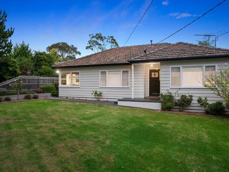 Character 3-bed villa close to schools, shops, public transport