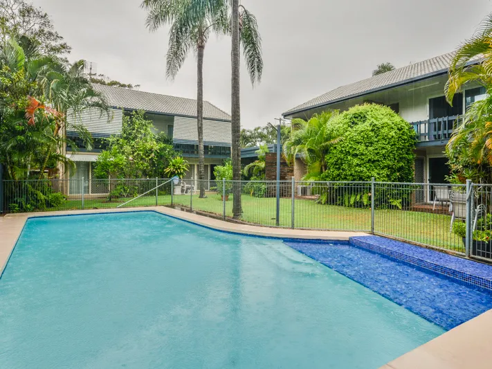 Townhouse with pool in heart of Mooloolaba