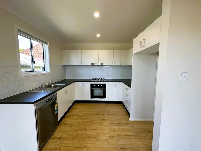 Brand New Two Bedroom Granny Flat with Retreat
