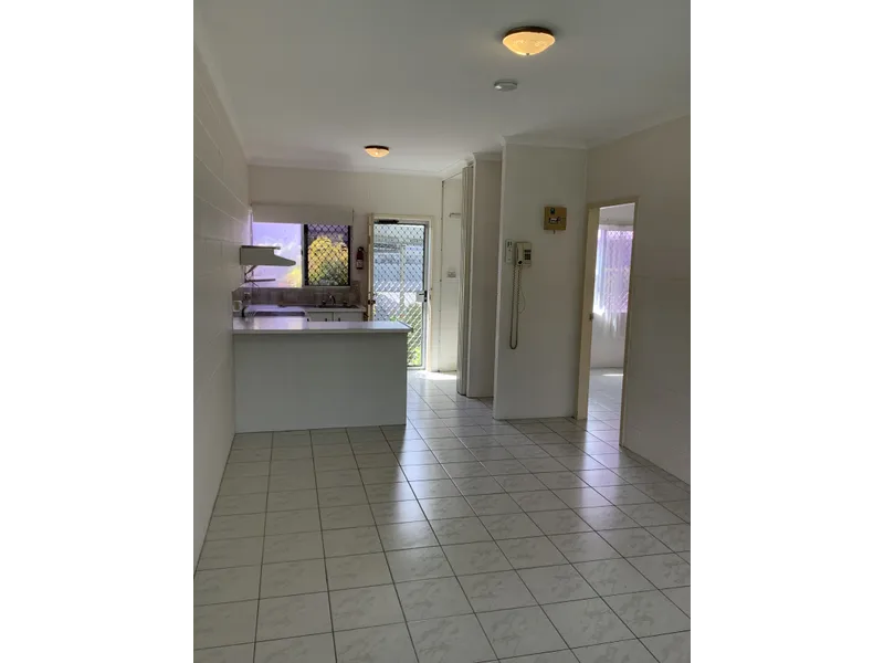 2 Bedroom Unit - Close to Stockland - $320 Week