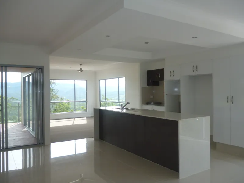 VERY SPACIOUS HOUSE WITH SCENIC OCEAN AND SKYLINE VIEWS
