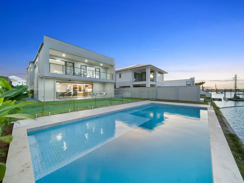 Modern Luxury Waterfront Property Awaits!