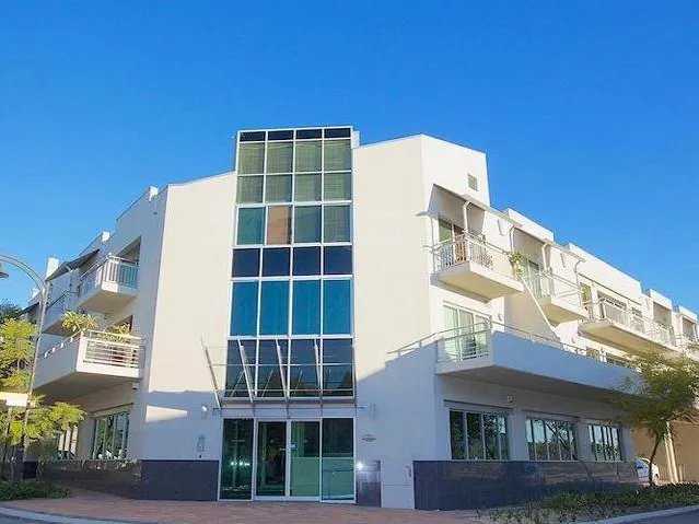 Luxurious Spacious Fully Furnished Apartment!